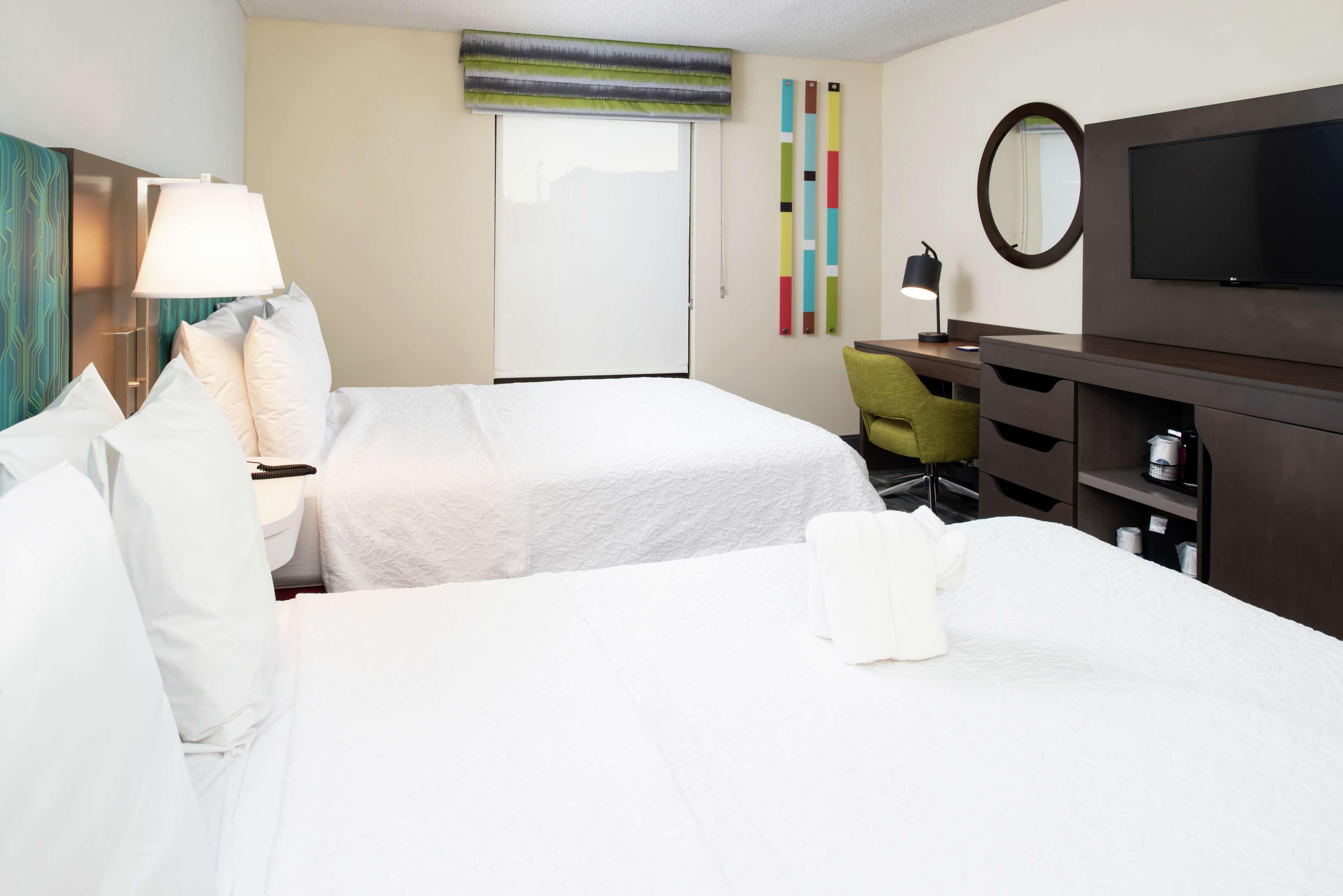 Hampton Inn Greensboro Airport Exterior foto