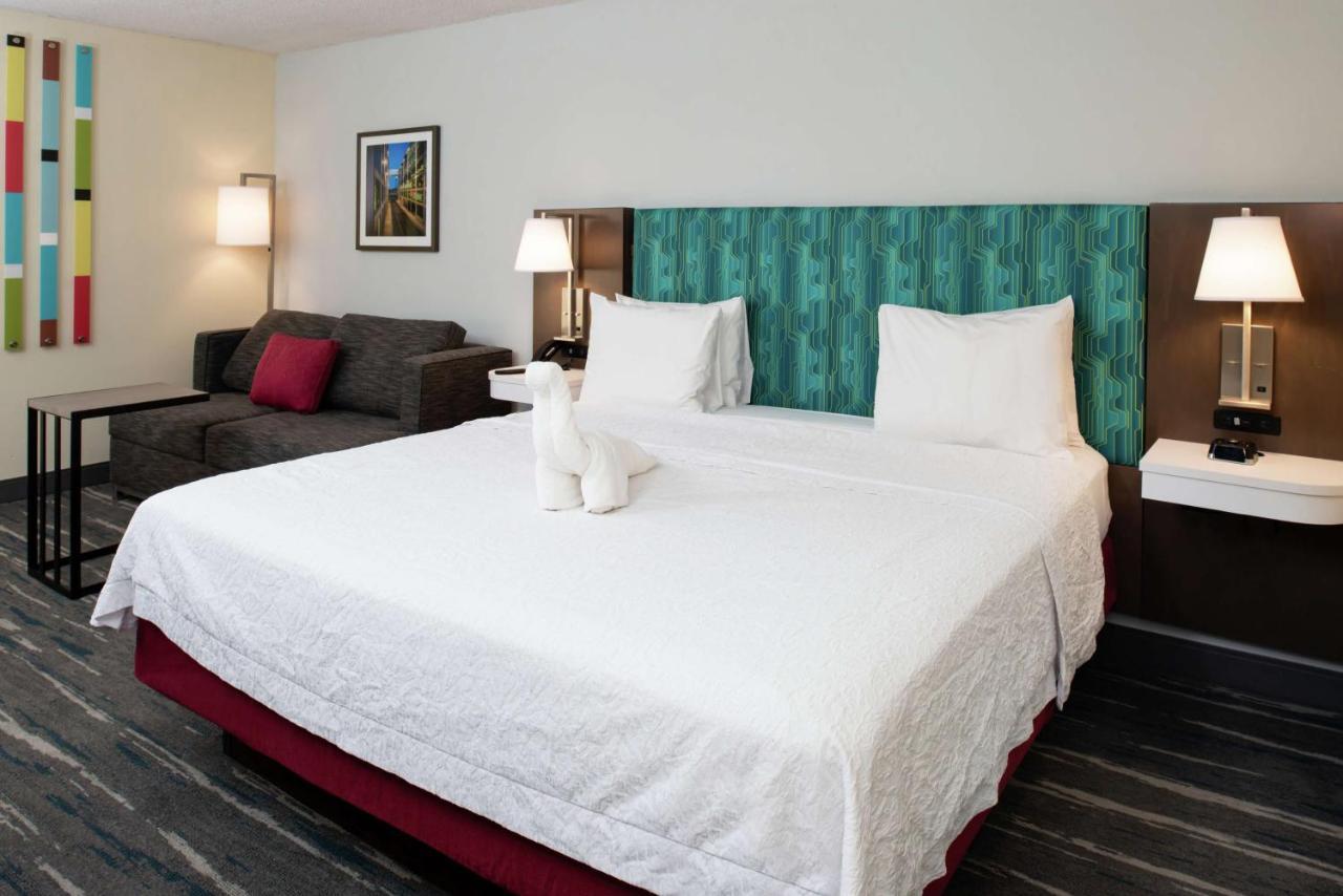Hampton Inn Greensboro Airport Exterior foto
