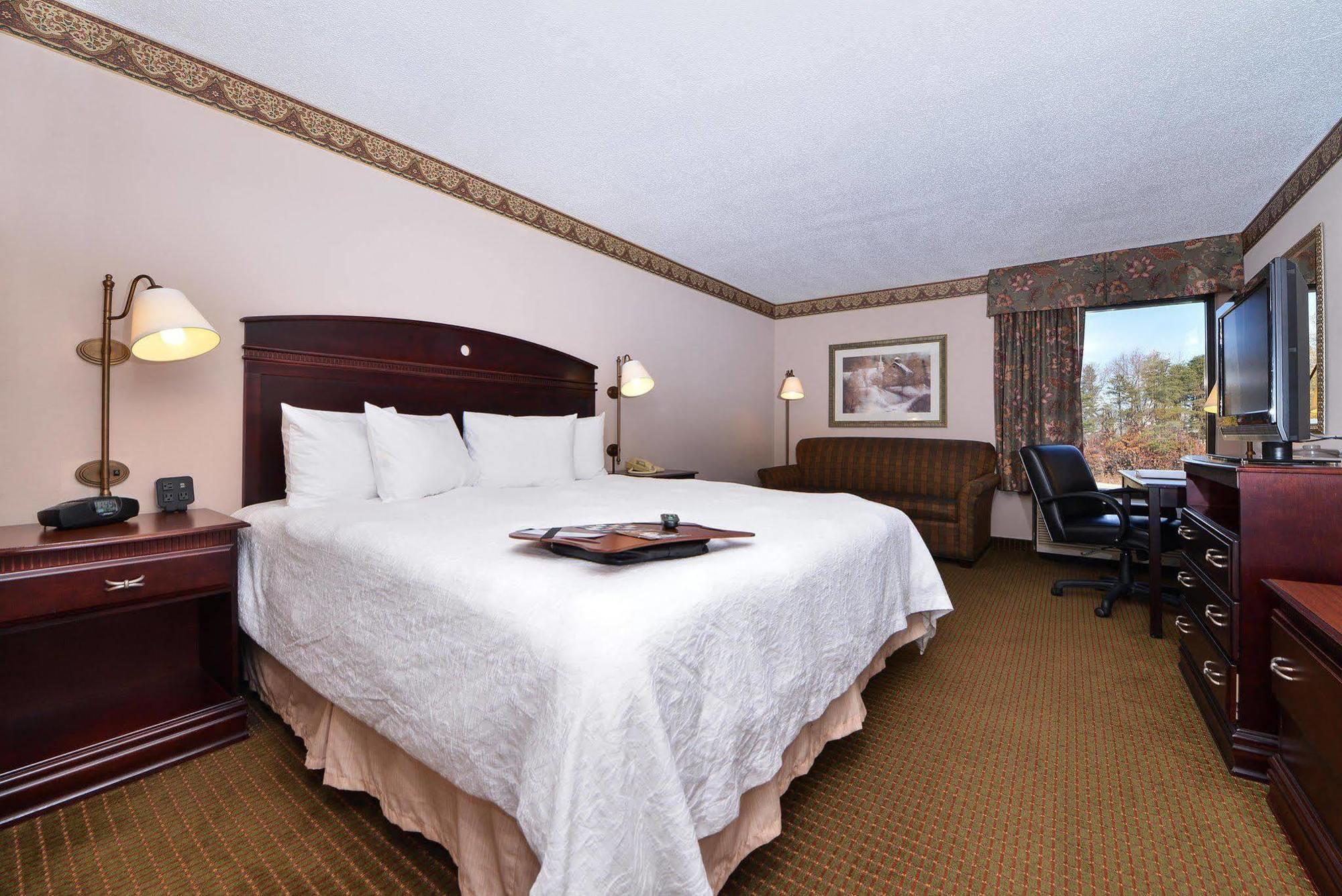 Hampton Inn Greensboro Airport Exterior foto